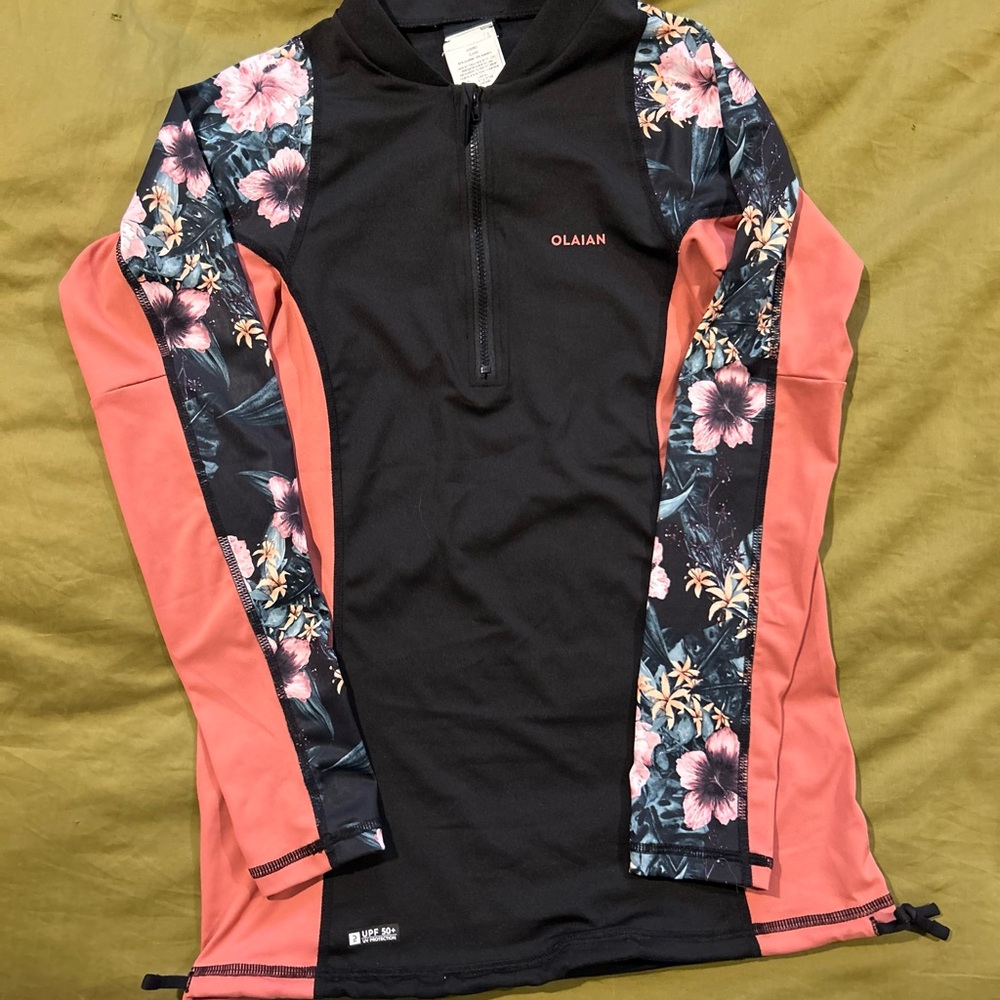 Olaian UPF 50 rash guard